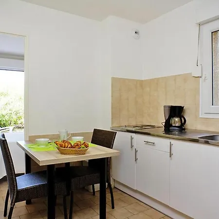 In Ile Rousse Near Sandy Beaches Semesterbostad