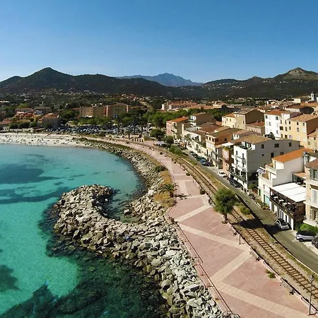 Semesterbostad In Ile Rousse Near Sandy Beaches LʼÎle-Rousse