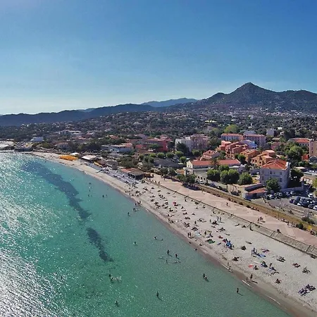 In Ile Rousse Near Sandy Beaches Semesterbostad