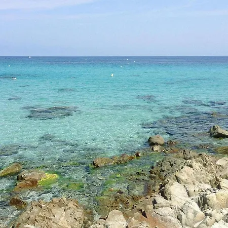 In Ile Rousse Near Sandy Beaches بيت للعطل